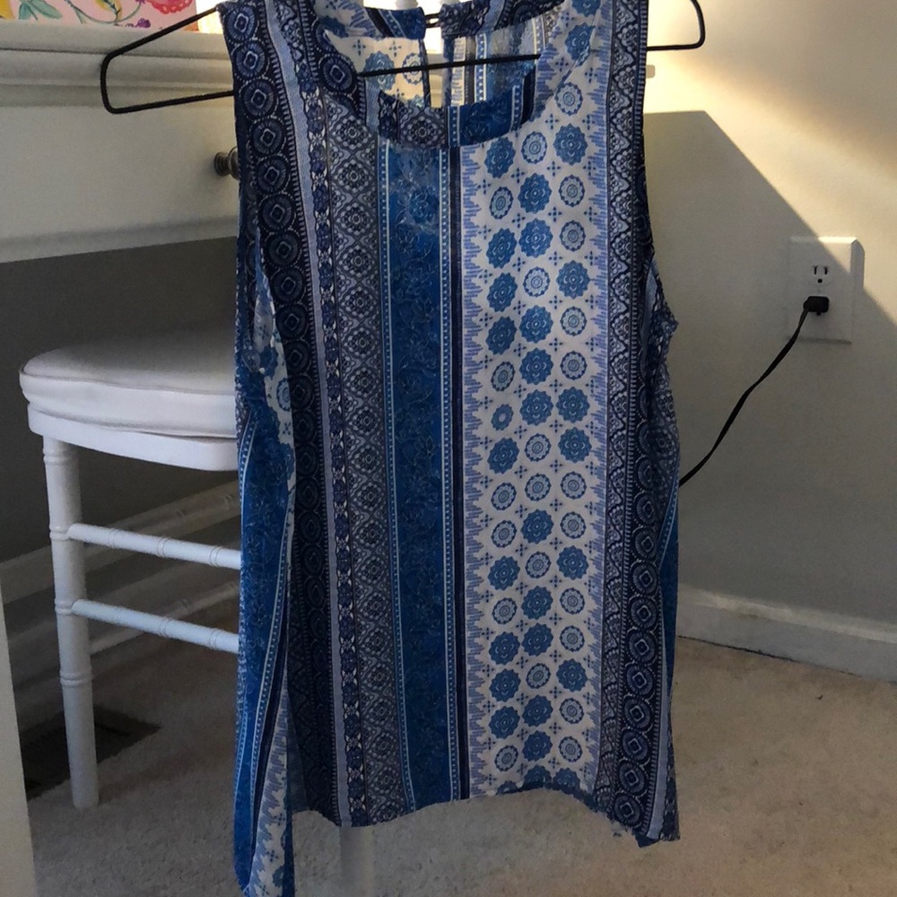 Lightweight blue t shirt